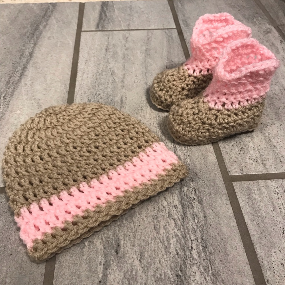 0/6M Baby Girls Tan & Pink Cowboy Boots & Hat Set